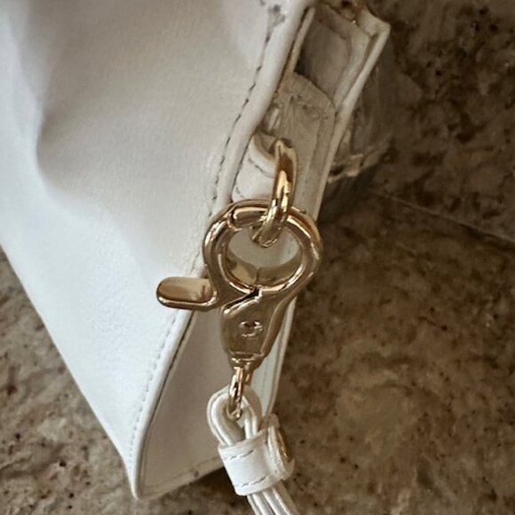 NWOT - Brahmin White Genuine Leather Wristlet With Tassel Pull Opening - Picture 10 of 15
